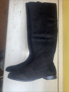 Classic Black Knee-High Women’s Boots I.D required